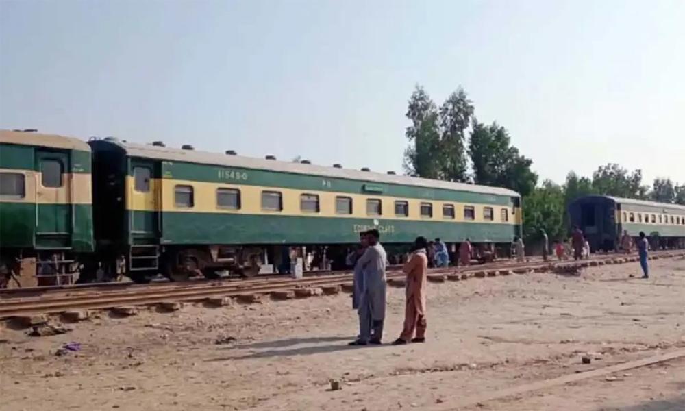 Allama Iqbal Express meets with accident near Kotri station
