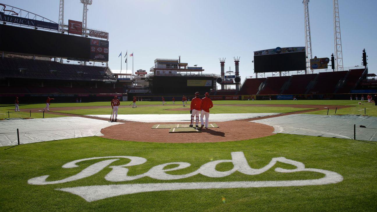 Reds: 1st since 1960 to lose 3 straight by 1-0