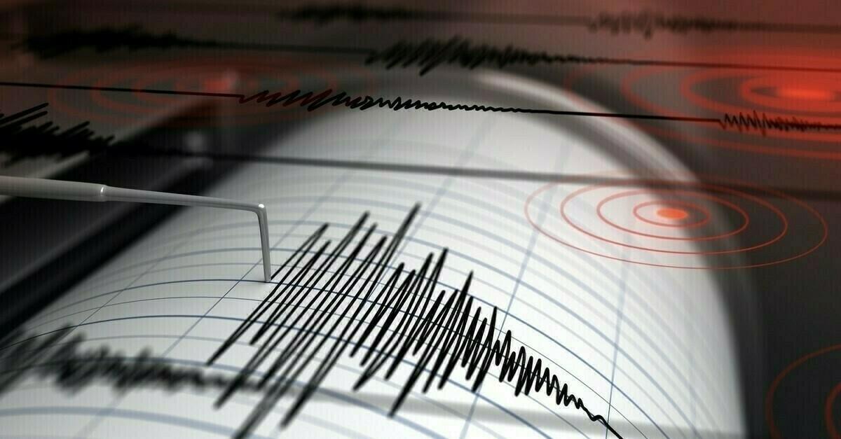 6.9 magnitude earthquake strikes off Papua New Guinea coast