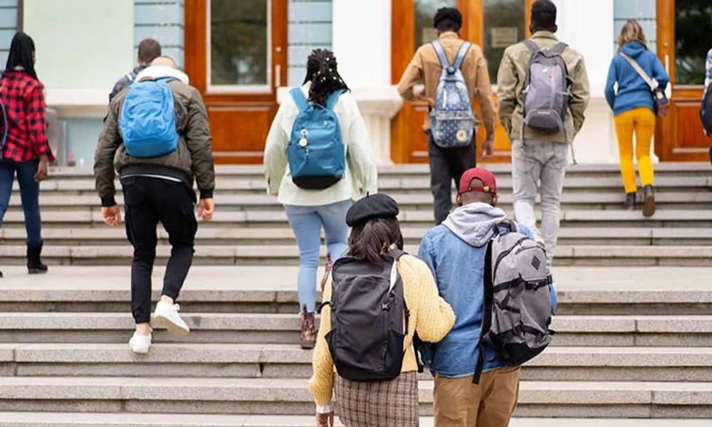 US cancels visas of over 400 int’l students, including Pakistanis