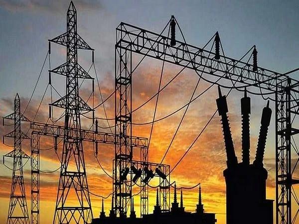 کراچی سمیت ملک بھر کے صارفین کی لیے بجلی کی قیمتو ں میں کمی،نوٹیفکیشن جاری 