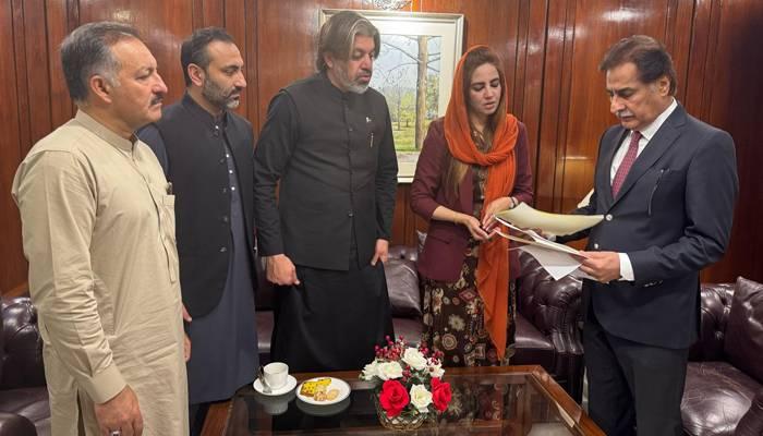 دریائے سندھ پر نہروں کی تعمیر کے خلا ف پی ٹی آئی نے قرار داد قومی اسمبلی میں جمع کروا دی