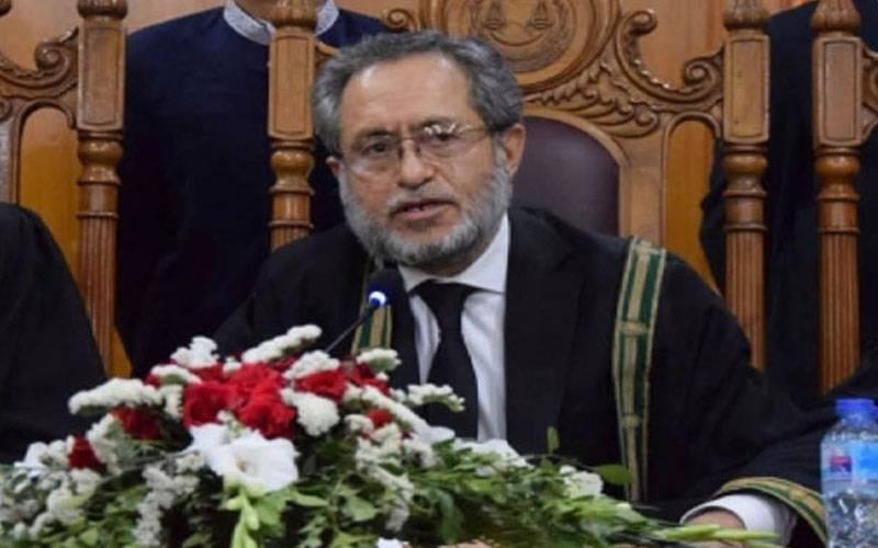 انصاف تو اللہ دیتا ہے ہم تو اپنے سامنے موجود دستاویز کو دیکھ کر فیصلہ کر تے ہیں،جسٹس جمال مندوخیل
