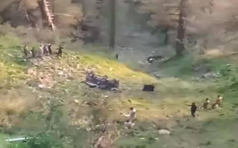 آزاد کشمیر کے علاقے دھیر کوٹ میں گاڑی کھائی میں گر گئی،5 پولیس اہلکار جاں بحق