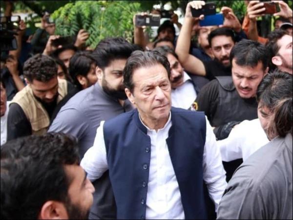 9 مئی مقدمات، عمران خان کا پولی گرافک ٹیسٹ کرنے پولیس ٹیم  اڈیالہ جیل پہنچ گئی