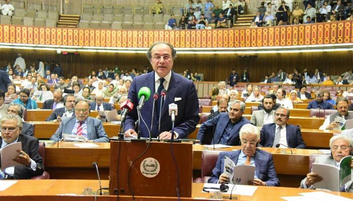 نئے مالی سال کے لیے تقریبا 18 ہزار ارب روپے کا بجٹ آج پیش کیا جائے گا