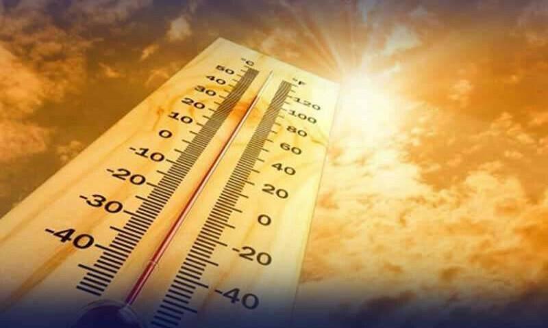 ملک میں آئندہ 24 گھنٹوں کے دوران  موسم گرم اور مرطوب رہنے کا امکان