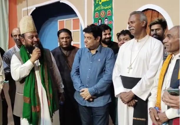 اسٹیج اداکار نسیم وکی کی خصوصی دعوت پر بین المذاہب و بین المسالک ہم آہنگی کمیٹی کے وفد نے محفل تھیٹر کا دورہ