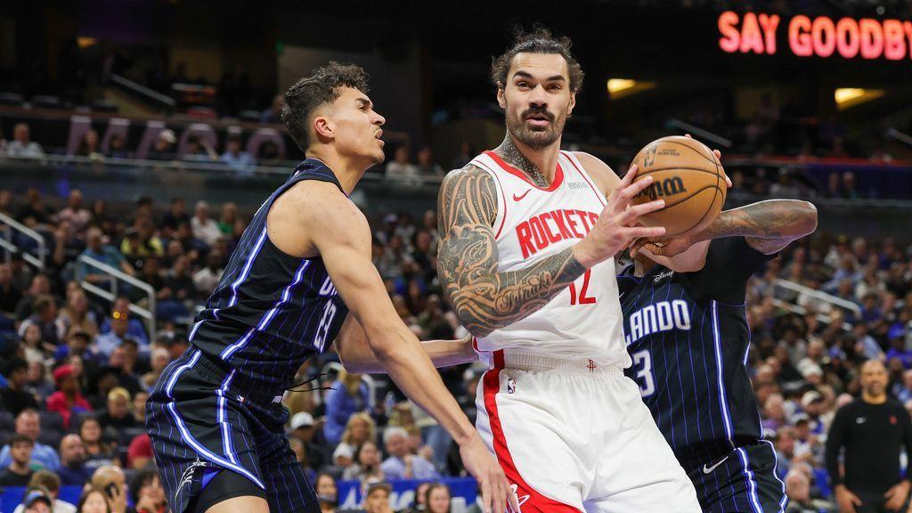 Sources: Rockets' Adams agrees to $39M extension