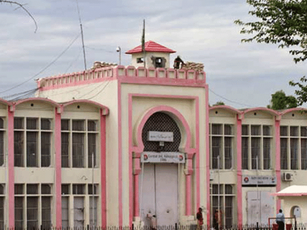 ڈنمارک کے سفارتی وفد کی گرفتار شہری سے ملاقات کے لیے اڈیالہ جیل آمد