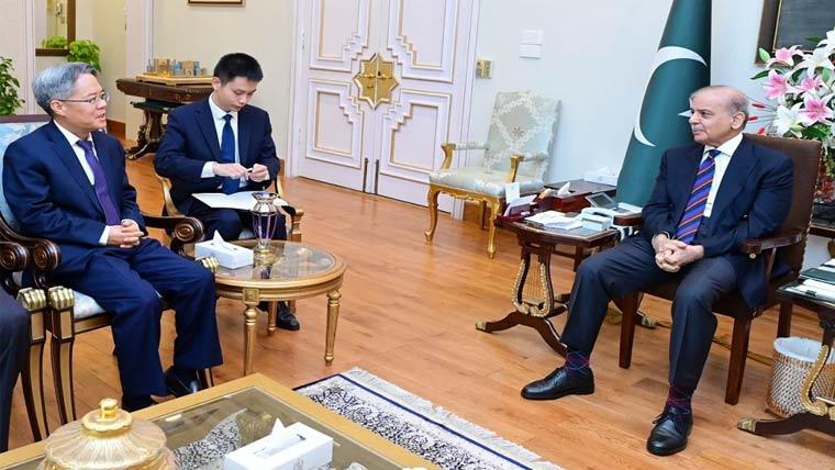 وزیر اعظم سے چینی سفیر کی ملاقات،دو طرفہ تعاون اور خطے کی مجموعی صورتحال پر تبادلہ خیال