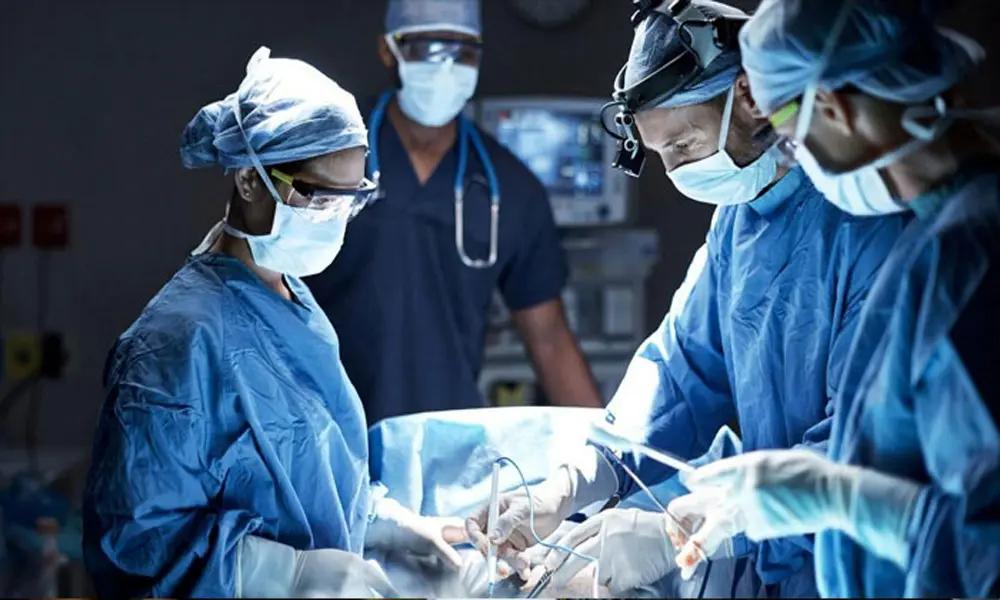 پشاور : لیڈی ریڈنگ اسپتال میں  پیچیدہ امراض قلب میں مبتلا 40 بچوں کے مفت آپریشن