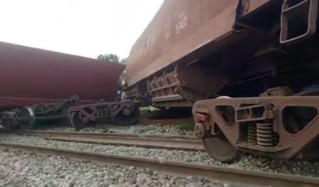 Freight train derails near Mirpur Mathelo, halts rail traffic