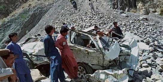 Tragic road accident in Kidan: Pickup falls into ravine, 11 injured