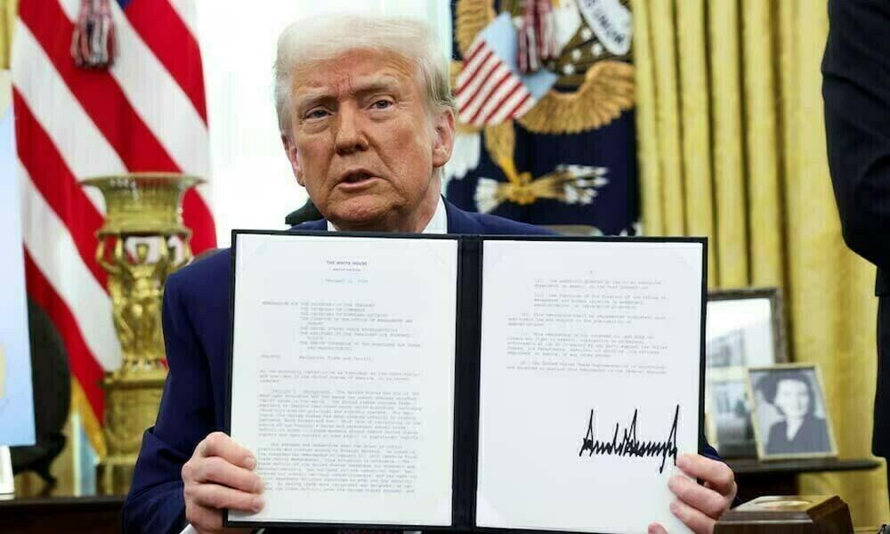 Trump steps up pressure for deals as US tariff deadline nears