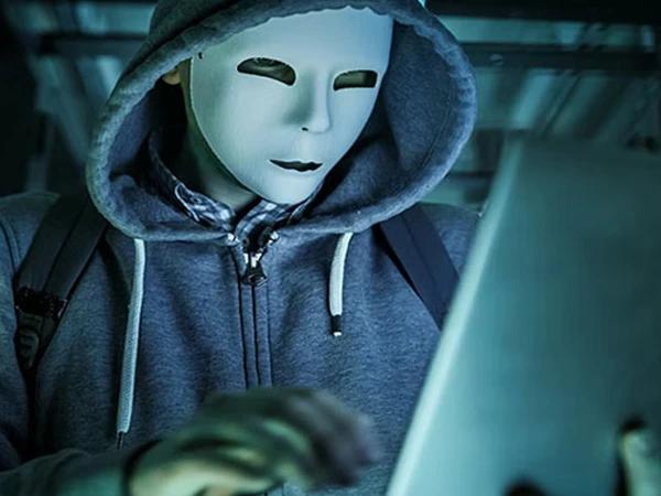فیصل آباد: آن لائن فراڈ کیس میں گرفتار 149 ملکی و غیر ملکی ملزمان 5 روزہ ریمانڈ پر سائبر کرائم ایجنسی کے حوالے