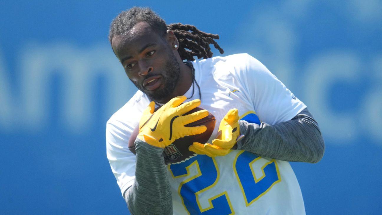 Agent: Bolts' Harris hurt eye in fireworks incident