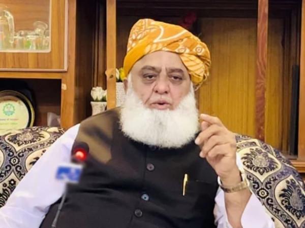 تبدیلی آنی چاہیے، مگر پی ٹی آئی کے اندر سے: مولانا فضل الرحمان