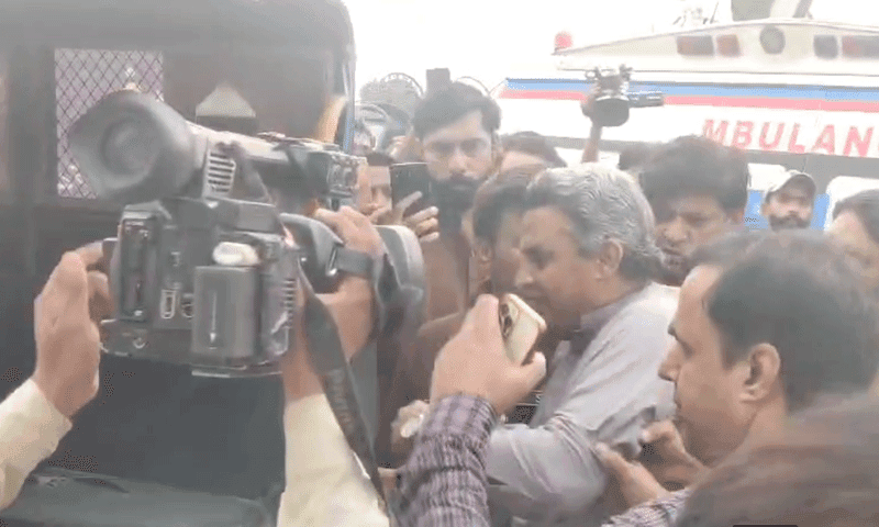 پی ٹی آئی قافلہ لاہور پہنچ گیا، 4 کارکن گرفتار