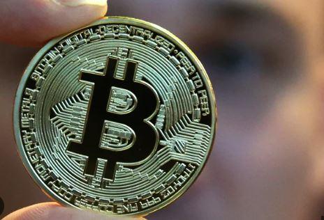 Bitcoin smashes records, surges past $122,000