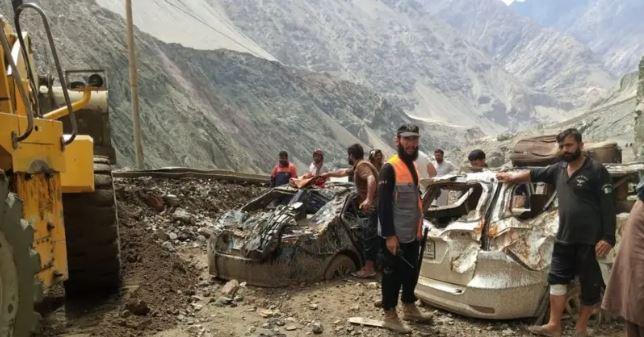 گلگت بلتستان میں کلاؤڈ برسٹ نے تباہی مچا د، بابو سر ٹاپ کر درجنوں سیاح پھنس گئے