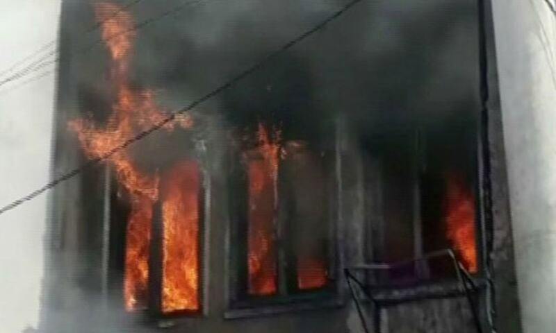 Fire breaks out in Karachi’s Sohrab Goth scrap market