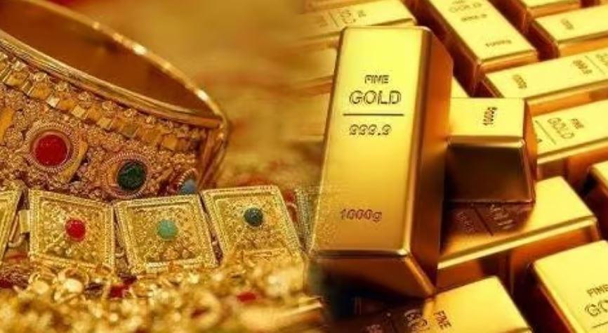 Gold price continues to plunge  in Pakistan
