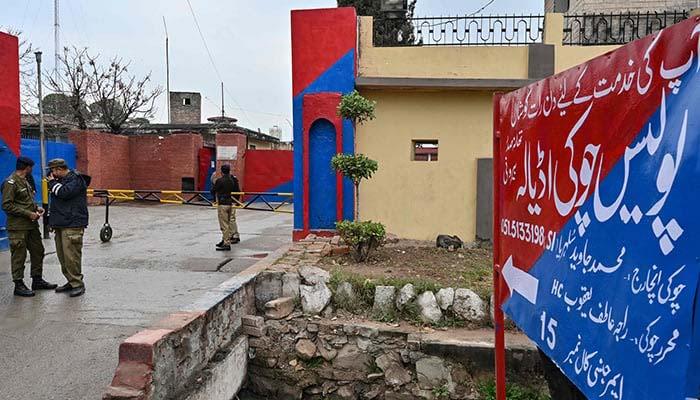 توشہ خانہ ٹو کیس: علیمہ خان نے وکیل کو جیل جانے سے روک دیا، سماعت ملتوی