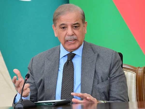 چینی مہنگی بیچنے والوں کے خلاف سخت کارروائی کی جائے: وزیراعظم کی ہدایت