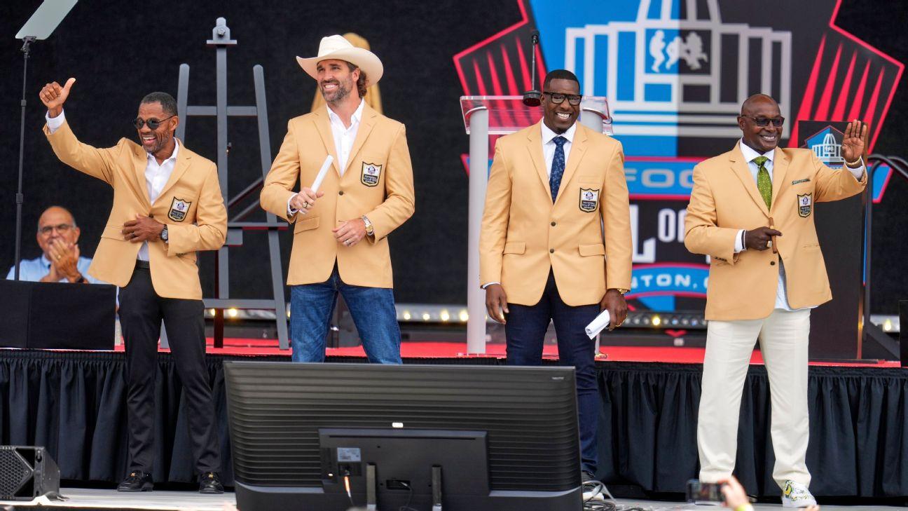 Pro Football HOF welcomes Sharpe, three others