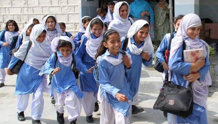 شدید بارشو ں کے باعث مری اور آزاد کشمیر میں اسکول بند رکھنے کا فیصلہ