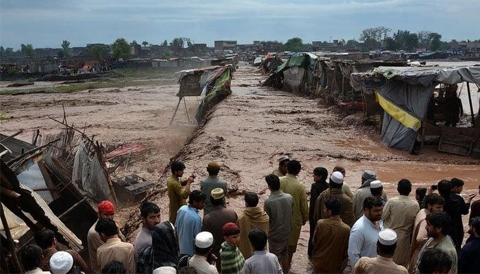 خیبرپختونخوا میں سیلاب سے متاثرہ علاقوں میں وبائی امراض کی وبا، 1 لاکھ 64 ہزار مریضوں کا علاج