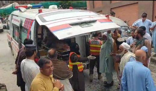 بونیر میں گاڑی گہری کھائی میں جا گری ، خاتون سمیت 3افراد جاں بحق 5 زخمی