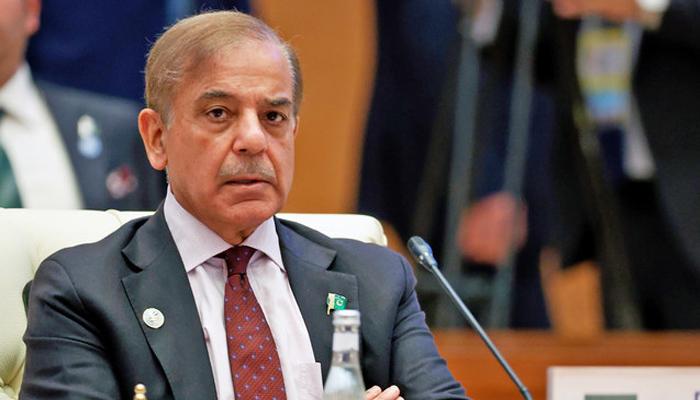 پاک بحریہ کی پیشہ ورانہ خدمات نے ہمیشہ قوم کا سر فخر سے بلند کیا ہے، وزیر اعظم  کا یوم بحریہ پر پیغام