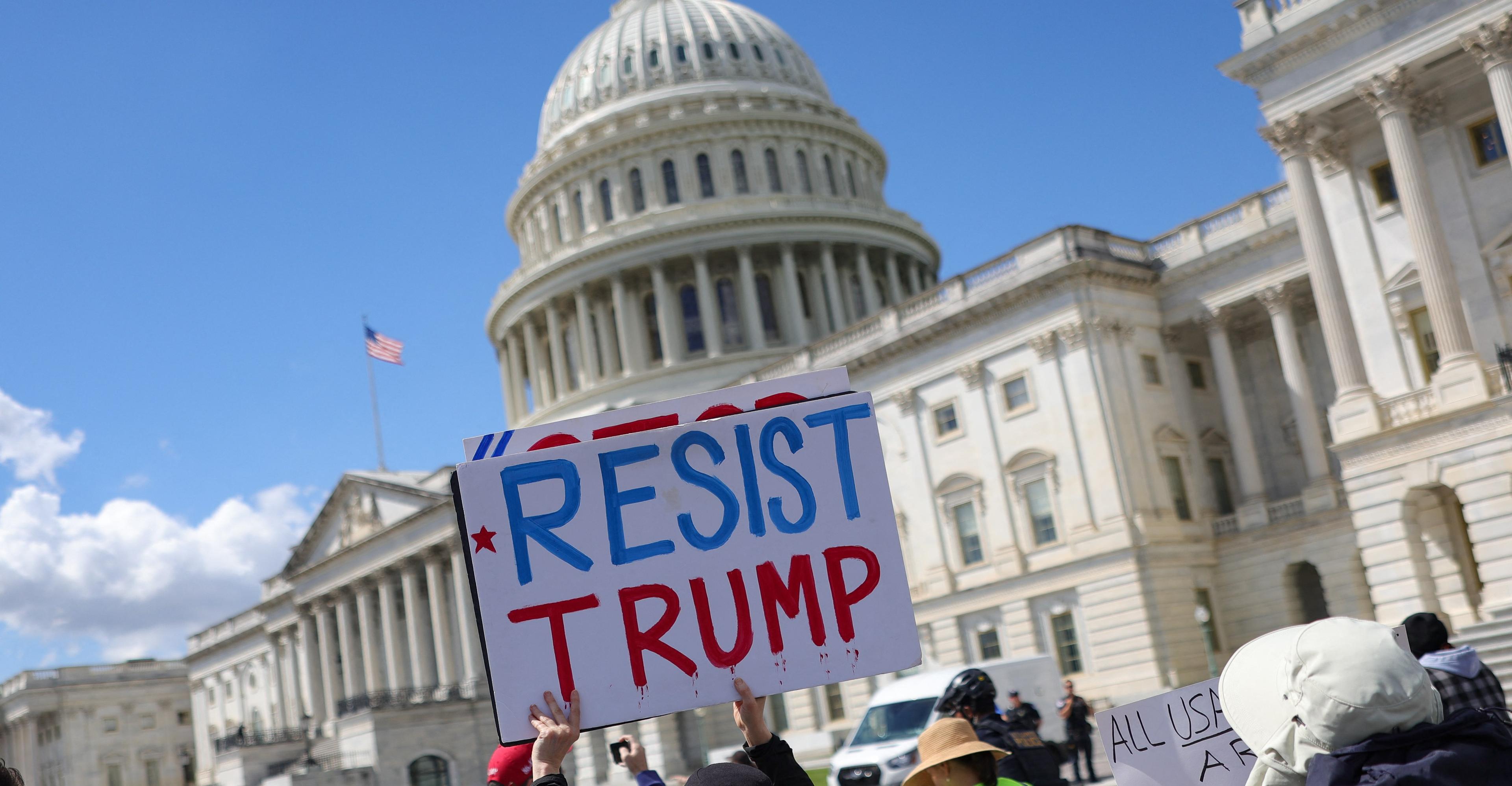Why everyone hates the Democrats right now, explained in 3 charts