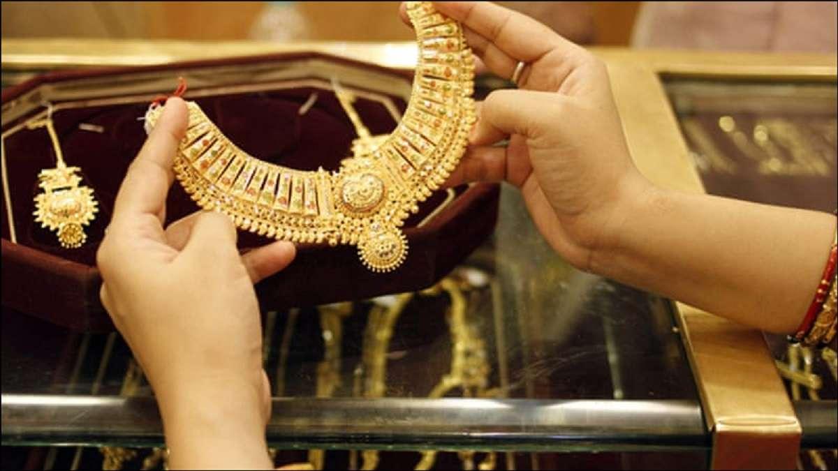 Gold prices remain stable, silver continues upward trend