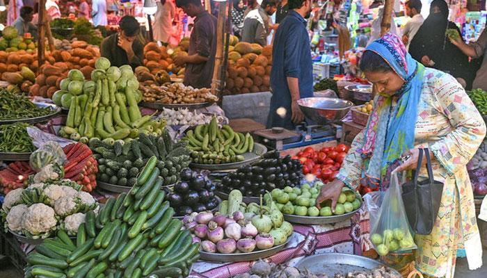 ملک میں مہنگائی کی شرح اضافے کے بعد 4 فیصد سے اوپر چلی گئی