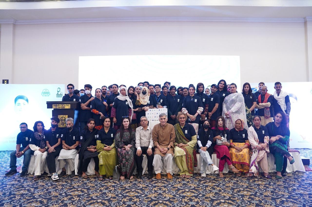 پہچان پروگرام کے تحت 200 سے زائد خواجہ سراؤں کو ٹول کٹس کی تقسیم