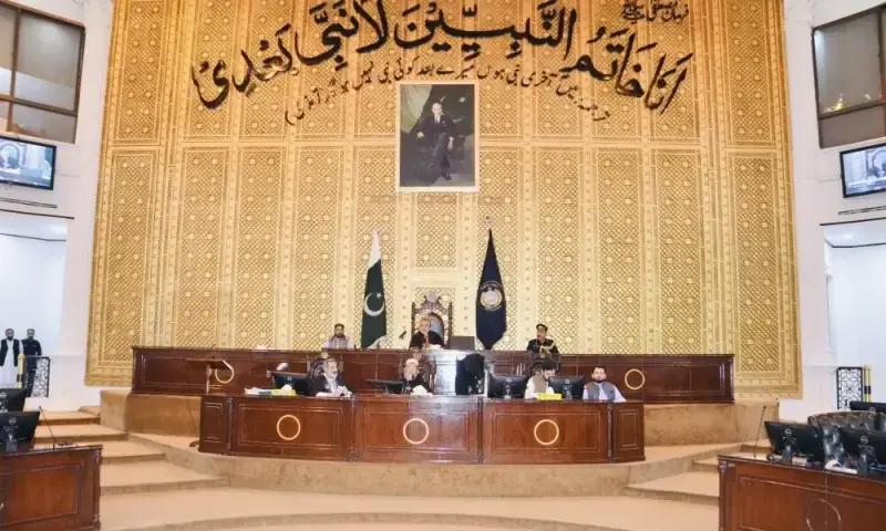 خیبرپختونخوا کے نئے وزیراعلیٰ کیلئے پی ٹی آئی سمیت اپوزیشن نے اپنے اپنے امیدوار میدان میں اتار دیئے