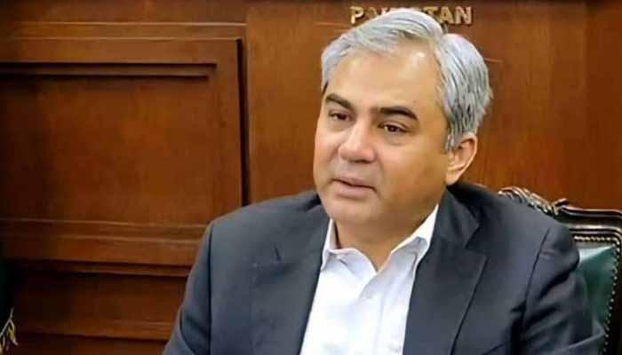 وزیر داخلہ  کا خیبر پختونخو ا حکومت کی جانب سے واپس کی جانے والی گاڑیاں بلوچستان کو دینے کا فیصلہ