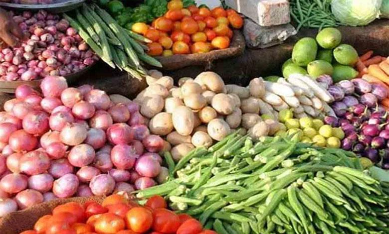 مہنگے ٹماٹر کی قیمتوں میں نمایاں کمی، سبزی و فروٹ کی قیمتیں بے لگام