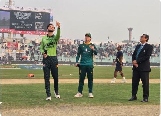 پہلے ون ڈے میں پاکستان کا جنوبی افریقا کے خلاف ٹاس جیت کر فیلڈنگ کا فیصلہ