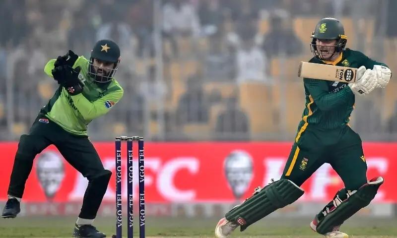 پہلا ون ڈے: جنوبی افریقہ کا پاکستان کو جیت کے لیے 264 رنز کا ہدف