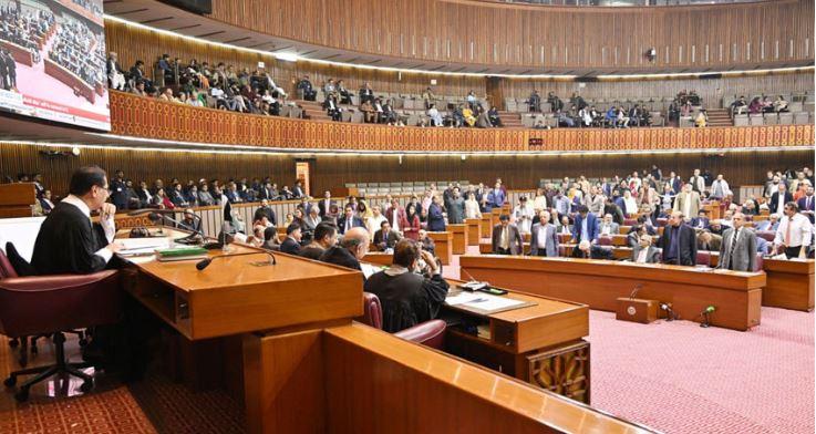 قومی اسمبلی میں 27 ویں آئینی ترمیم دوتہائی اکثریت سے منظور