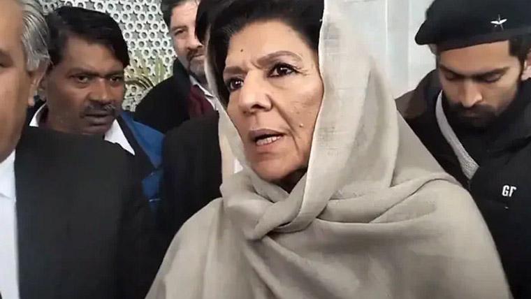 علیمہ خان 11 مرتبہ ناقابل ضمانت وارنٹ گرفتاری جاری ہونے کے بعد عدالت میں پیش