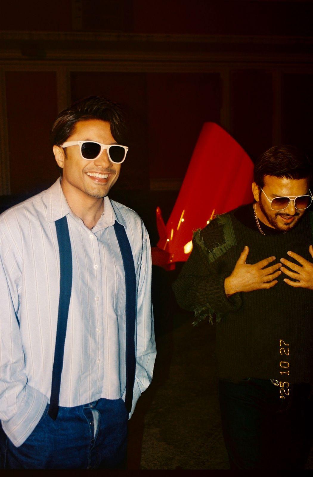 گلوکارعلی ظفر اور علی حیدر کا شہرہ آفاق گانا   "ظالم نظروں سے" ریلیز کرنے کا فیصلہ