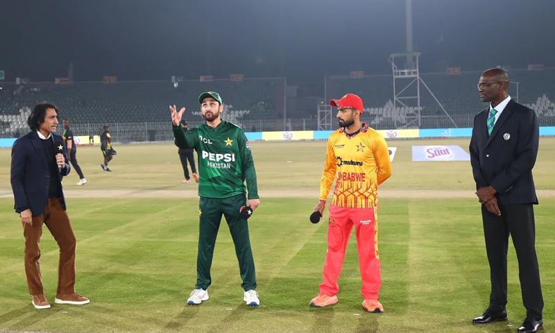 سہ ملکی سیریز : پاکستان کا زمبابوے کے خلاف ٹاس جیت کر بیٹنگ کا فیصلہ