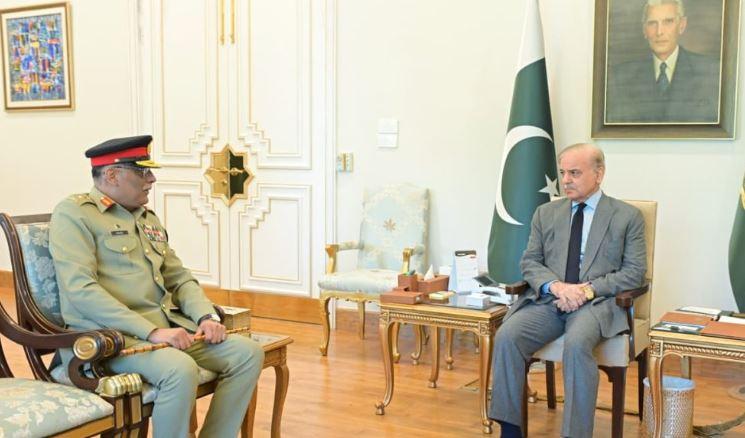 Chairman JCSC Sahir Shamshad pays farewell call on PM Shehbaz