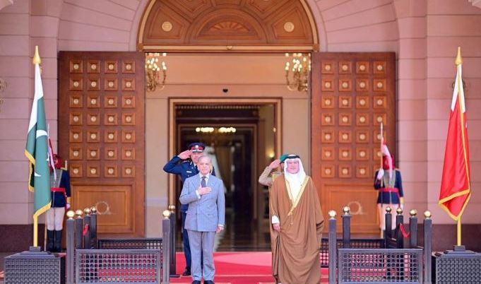 پاکستان اور بحرین کے درمیان دو طرفہ تجارت کو تین سالوں کے اندر 1 بلین امریکی ڈالر تک لے جایا جائے گا، شہباز