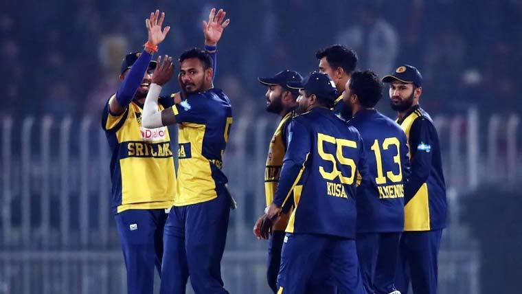 سہ ملکی سیریز: سری لنکا  سنسنی خیز مقابلے کے بعد پاکستان کو 6 رنز سے شکست دے کر فائنل میں پہنچ گیا